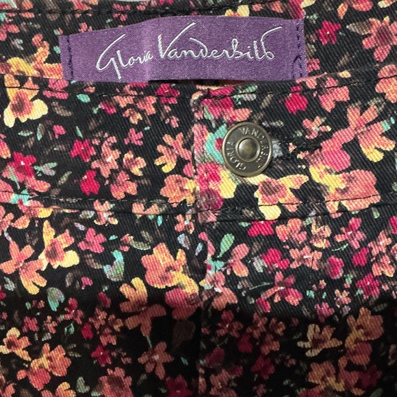 Gloria Vanderbilt Amanda NWT Womens Floral Fairy Garden Shorts Sz 14 - Picture 6 of 7